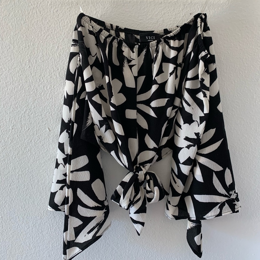 VICI off the shoulder top
